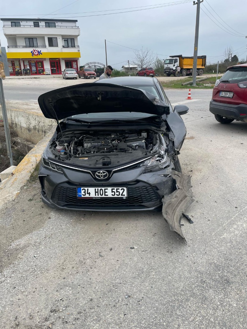 ÇINARCIK’TA TRAFİK KAZASI