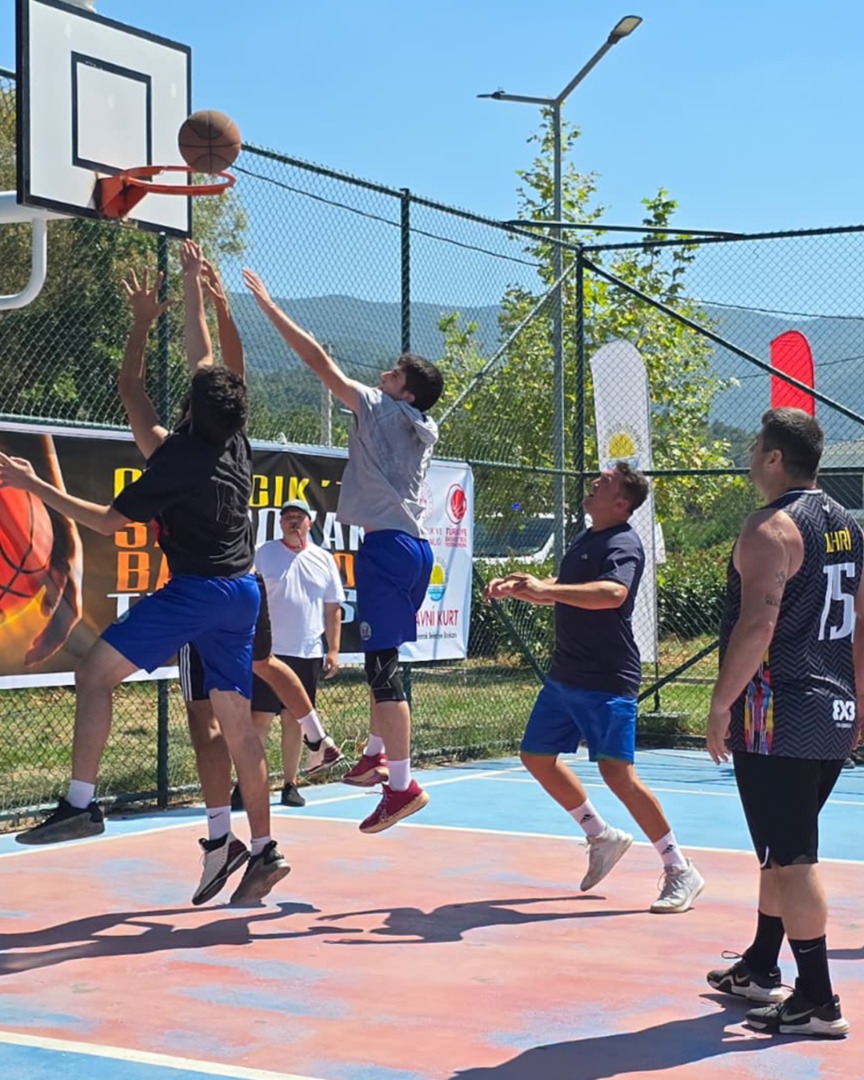 ÇINARCIK'TA SOKAK BASKETBOLU HEYECANI
