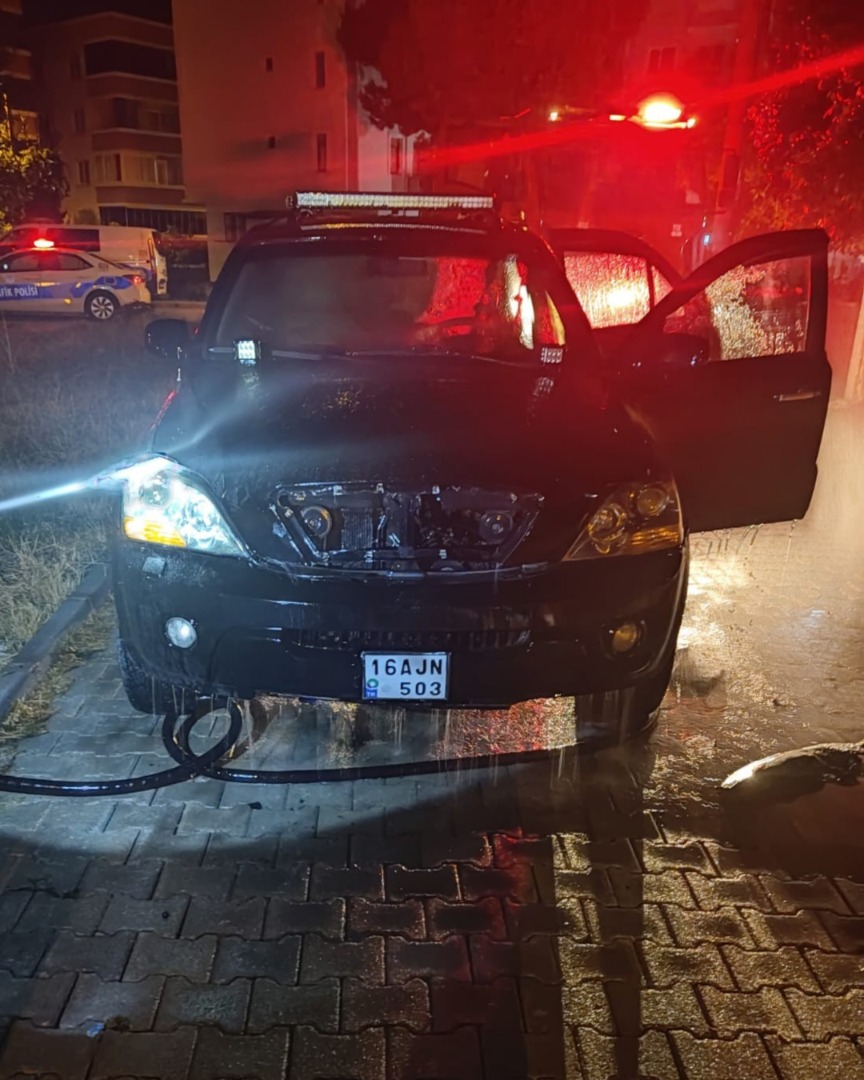 ÇINARCIK'TA KORKUTAN ARAÇ YANGINI
