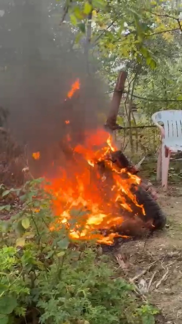 ÇINARCIK'TA ŞARJ HALİNDEKİ ELEKTRİKLİ MOTOSİKLET ALEV ALDI