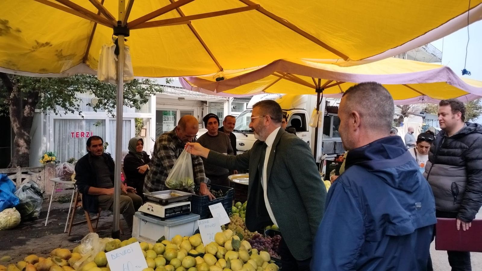ÇINARCIK PERŞEMBE PAZARI'NDA ÖLÇÜ VE TARTI ALETLERİ DENETLENDİ 